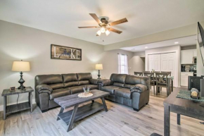 Cheerful Townhouse - Walk to Table Rock Lake!